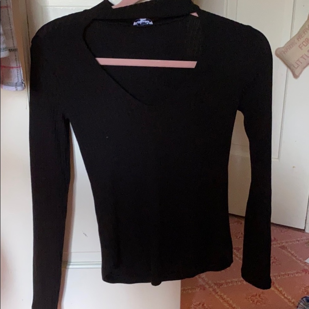Black long sleeve top with a choker and cut out